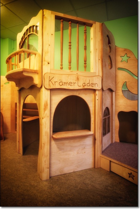 spielpodest_spielebene_hochebene_spielhaus_schlafpodest_kindergarten_krippe_kita_tischlerei_hamburg_holzwerkstatt_kaesebier