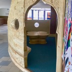 tischlerei_hamburg_holzwerkstatt_kaesebier_leseecke_lesebereich_kuschelraum_kuschelecke_kuschelbereich_ruhezone_ruhebereich_ruheraum_kita_kinderkrippe_kindergarten_rueckzug_IMG_2427-2