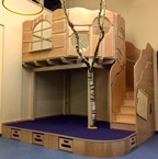 tischlerei_hamburg_holzwerkstatt_kaesebier_kinderhaus__spielhaus_spielpodest_spielebene_krippenpodest_kita_kindergarten_1160