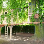 tischlerei_hamburg_holzwerkstatt-kaesebier_baumhaus_baumhoehle_spielpodest_krippenpodest_schlafpodest-22