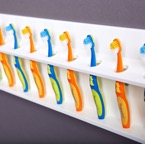 25er-zahnbuerstenleiste_zahnbuerstenhalter_zahnhygiene_kindergarten_kita_krippe_zahngesundheit_zaehne_putzen_kita_shop_zahnpflege_zahnbürstenleisten_kaesebier_tischlerei_holzwerkstatt-3490-2