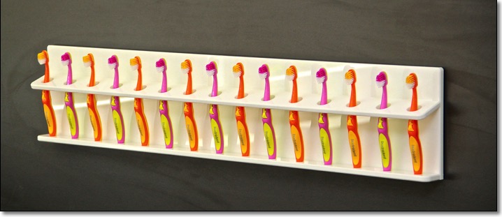 Tischlerei Hamburg Holzwerkstatt Kaesebier - Zahnpflege in der Kita, Z&auml;hne putzen in der Kita, Zahnputzbecher Leiste, Zahnb&uuml;rsten Leiste, Zahnb&uuml;rsten Halter, Zahnb&uuml;rstenleiste, Zahnb&uuml;rstenhalter, Zahnputzbecherleiste