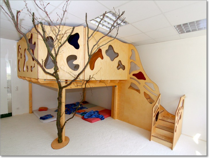 spielpodest_spielebene_hochebene_spielhaus_schlafpodest_kindergarten_krippe_kita_tischlerei_hamburg_holzwerkstatt_kaesebier