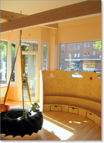 spielpodest_spielebene_hochebene_spielhaus_schlafpodest_kindergarten_krippe_kita_tischlerei_hamburg_holzwerkstatt_kaesebier