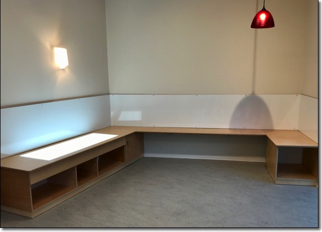 tischlerei_hamburg_holzwerkstatt_kaesebier_leuchttisch_ateliertisch_maltisch_20c24.jpg