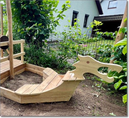 spielplatz_spielpodest_spielebene_hochebene_spielhaus_schlafpodest_kindergarten_krippe_kita_stufenpodest_baupodest_tischlerei_hamburg_holzwerkstatt_kaesebier