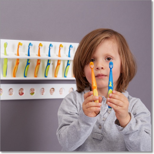 10er_zahnbuerstenleiste_zahnputzbecherleiste_zahnbuerstenhalter_zahnbuerstenbox_zahnputzbecherhalter_fotoleiste_zaehne_putzen_zahnpflege_kita_kindergarten_krippe_zahnhygiene_zahngesundheit_kita-shop.com_3585